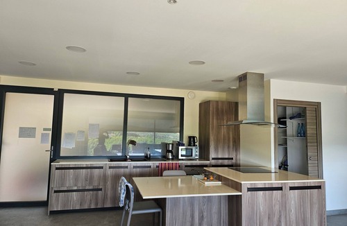 Vienne Condo | T3 à 2 pas du Centre-ville Piscine et Jacuzzi Privé Normes PMR