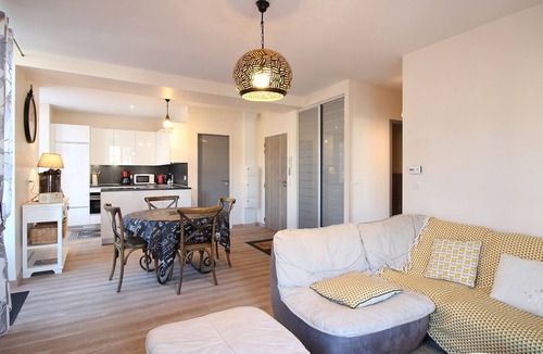 La Bourboule Apartment | T3 in La Bourboule with parking and WiFi - Perfect for 4 guests