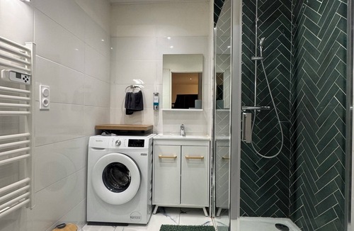 Decazeville Condo | T3 Moderne - Air conditioning - Private parking - Sleeps 4
