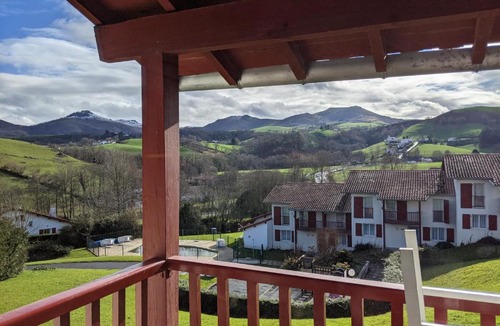 Souraide Apartment | T3 proche d'Espelette dans domaine avec piscine