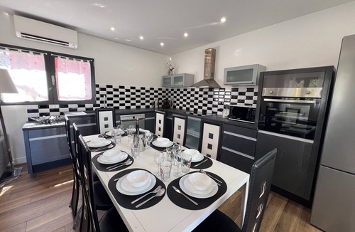 La Trinite House | T4 air-conditioned duplex with terrace, jacuzzi & parking - near Nice & Monaco