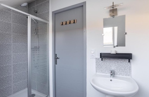 Nord-Saint-Martin Apartment | Teranga - Studio avec grande terrasse dans Rennes
