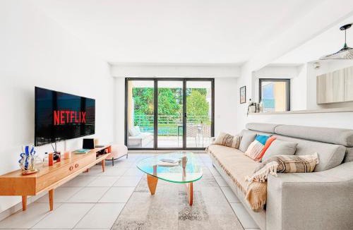 Prado - Republique Apartment | Terranova Cannes Terrace Accommodation