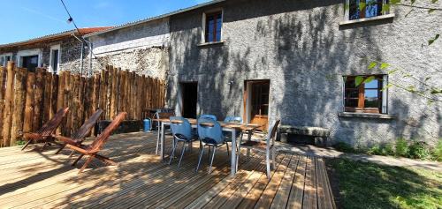 Aydat House | Terrasse du Couchant #Lac#Terrasse#Calme