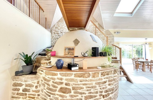 Pluguffan Villa | The Bread Oven. Country house 10mn from Quimper center. 8 pers.
