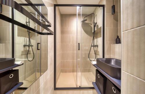 Quartier Exposition-Bajatiere Apartment | The Charming 2