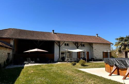 Puyreaux House | The charming private Farmhouse at La Grenouillére