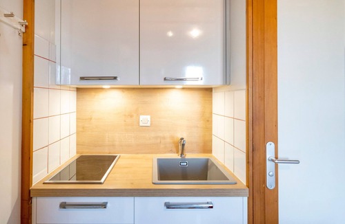 Hasparren House | The Little House 'Ortalon - Hasparren' with Shared Pool, Wi-Fi, and Air Conditioning