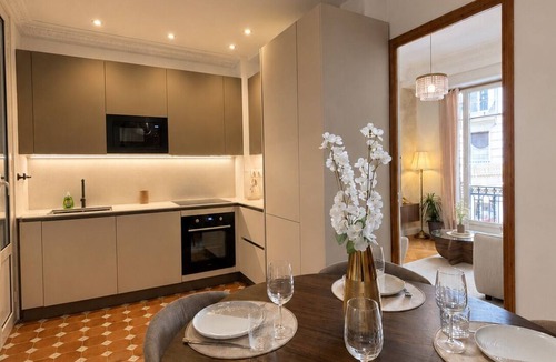 Liberation Apartment | The Suite des Sables Spa Downtown