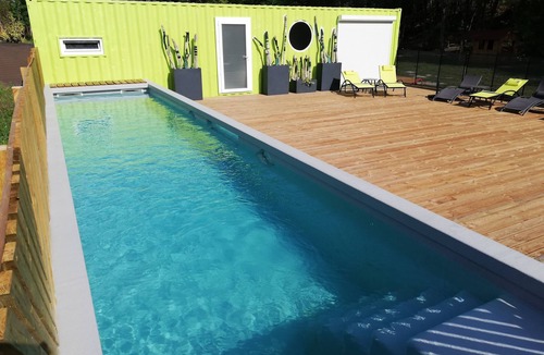 Chateauneuf-sur-Isere House | The Ver de terre mobile home