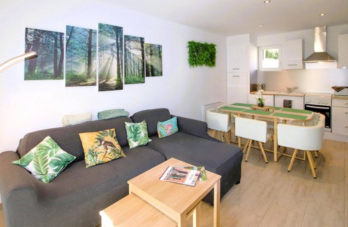 Velleron House | This charming and characterful farmhouse is ideal for your relaxing vacation.