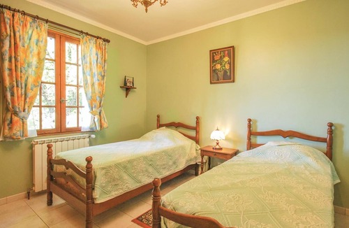Bauduen House | This villa is located in the middle of a beautiful landscape, in complete tranquility.