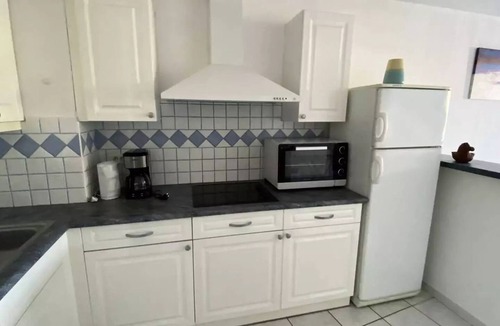 Le Port Apartment | Three-room apartment in the marinas area, dual-aspect 6AMIRB103