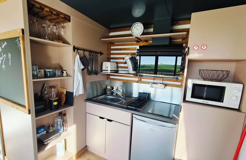 Saint-Etienne-de-Carlat House | Tiny home/Escazeaux Garden Studio