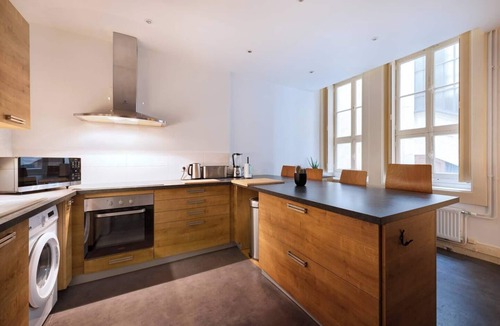 Moliere - Edgard Quinet Apartment | To complete