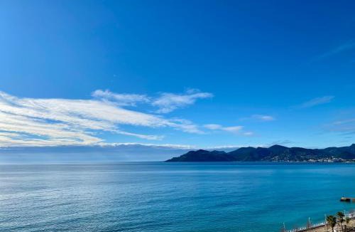 Cannes La Bocca Apartment | ToiTmer