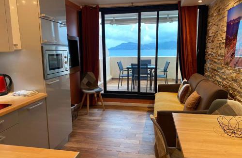 Cannes La Bocca Apartment | ToiTmer