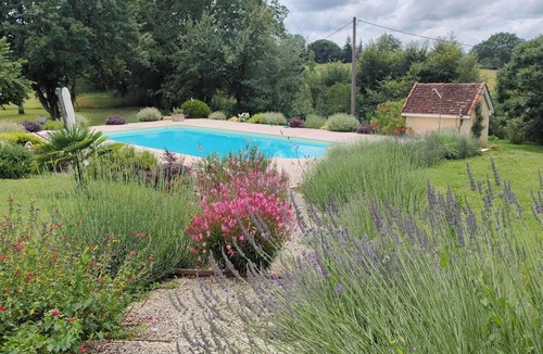Bigaroque House | Traditional stone country house