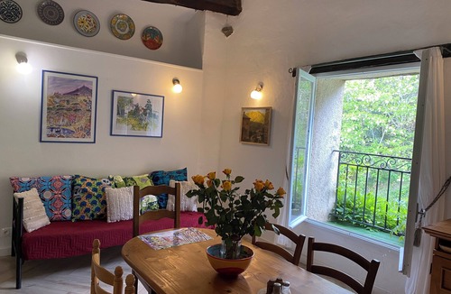 Reynes Apartment | Tranquil apartment in an ancient Mas between the Pyrenees and the Mediterranean