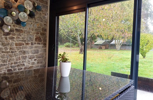 Bignan House | Typical Breton house in a quiet location