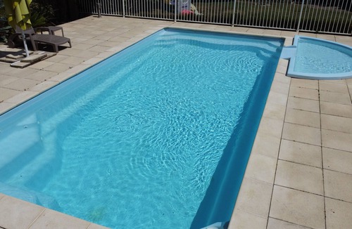 Saint-Savinien House | Typical Charentaise farmhouse with pool, Saint-Savinien