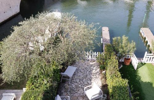 Port Grimaud Villa | Une Maison Plein D Options YourHostHelper