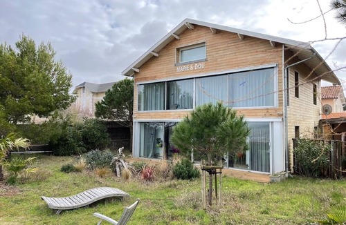 Ronce-les-Bains Villa | Unique villa with direct beach access, shops on foot.