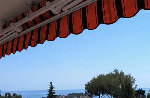 Cassis Apartment | Upper Cassis with ocean views, 92m² air-conditioned apartment, swimming pool in the complex