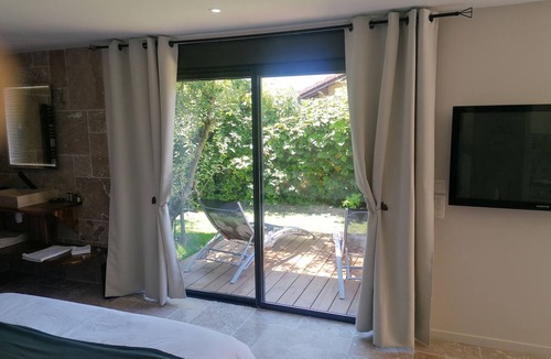 Heyrieux Apartment | Upscale, quiet, secure, gym, boules, bikes, pool, SPA SAUNA