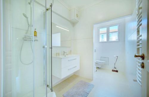 Carnot Apartment | Upstays Terrace Carnot Center 60m2 Apartment