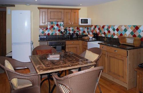 Lehon House | Val Rive - Rose Cottage