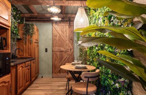 Chavanay Apartment | Vert ailleurs - Jungle room