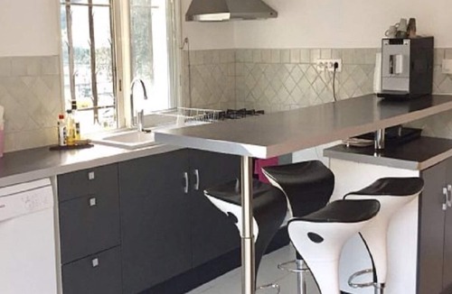 Le Rouret Apartment | Very nice ground floor apartment in villa, Picsine, jaccuzi full kitchen