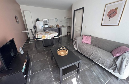 Eugenie-les-Bains Apartment | Very nice T2 ground floor with bay window in a quiet area not overlooked