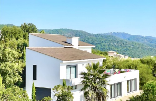Les Adrets-de-l'Esterel Villa | Villa 'Architecte Sea View' with Sea View, Wi-Fi and Air Conditioning