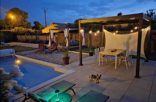 Richerenches House | Villa au Calme Avec Piscine Situé Dans l 'enclave des Papes