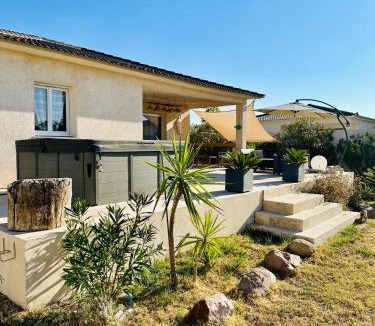 Solaro Villa | villa avec jacuzzi privé proche plage