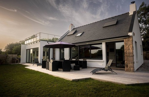 Trebeurden Villa | Villa Bihit · Cote De Granit Rose Villa with indoo
