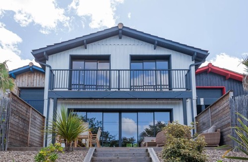 Cazaux House | Villa Cazora – Terrace & Canal View in Cazaux