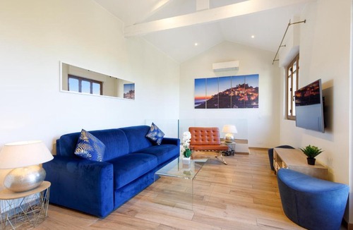 Eze Apartment | Villa d exception avec terrasse, jacuzzi, vue mer, parking, en plein cœur du village de Eze