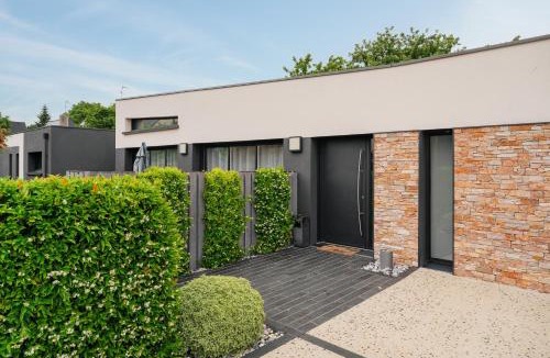 Bruz Villa | Villa de standing piscine 10 pers