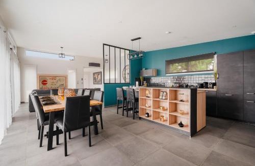 Bruz Villa | Villa de standing piscine 10 pers