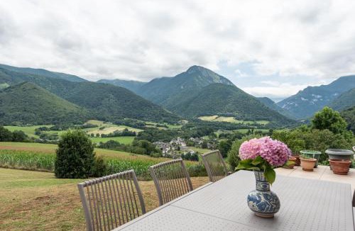 Arthez-d'Asson House | Villa Delb