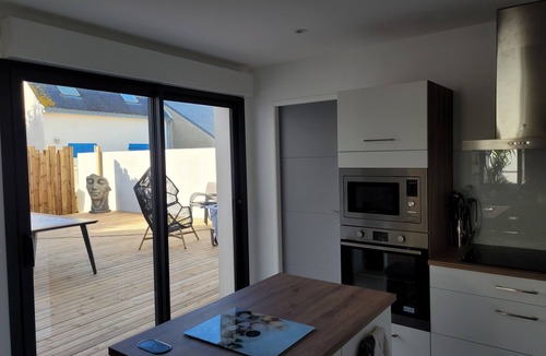 Gavres Villa | Villa des sables with private jacuzzi sleeps 8 4 bedrooms.