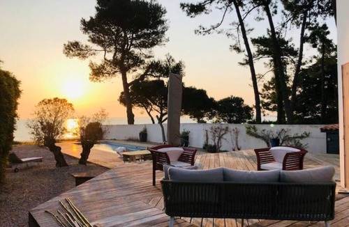 La Flotte Villa | VILLA DU PERTUIS