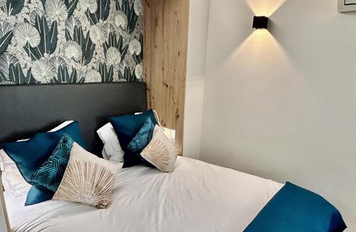 Riou - Petit Juas - Av de Grasse House | Villa Etoile