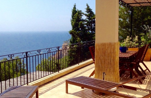 Ensues-la-Redonne House | VILLA FACING THE SEA IN CALANQUE COTE BLEUE