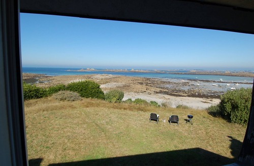 Santec House | Villa for 6 people with a sauna on the beach