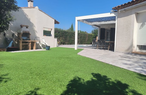 Saint-Mathieu-de-Treviers Villa | Villa Avec 6 Couchages Dans un Village Calme et Arboré