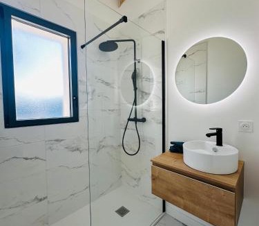 Quartier du Casino Villa | Villa front de mer avec jacuzzi et accès plage